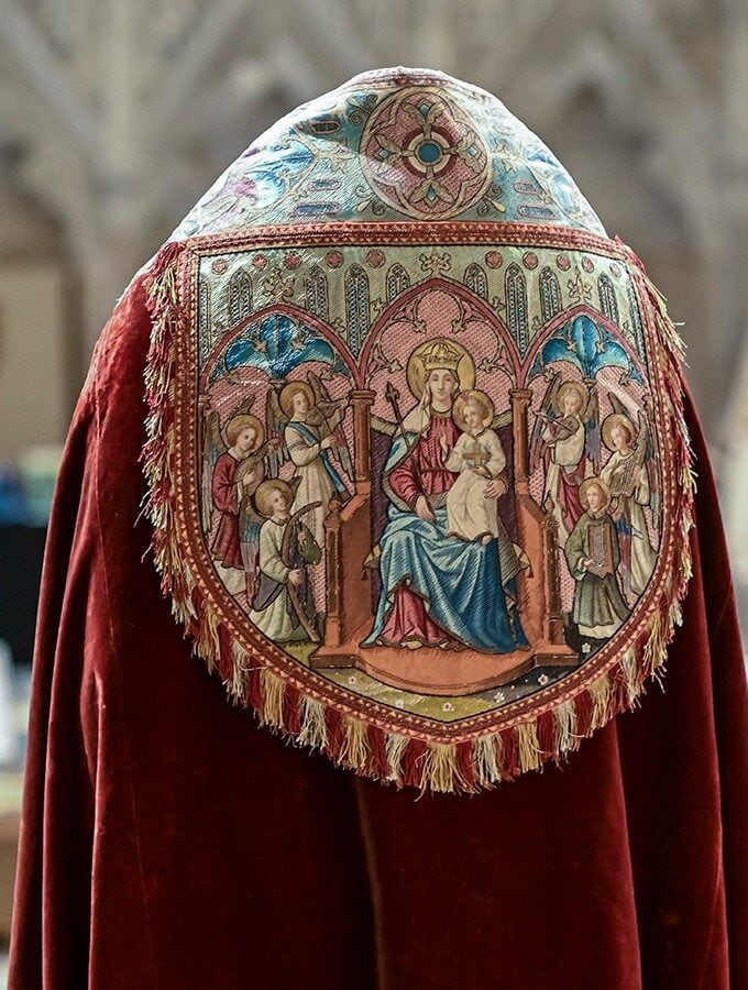 Clothed-in-Glory-Lady-Chapel-5