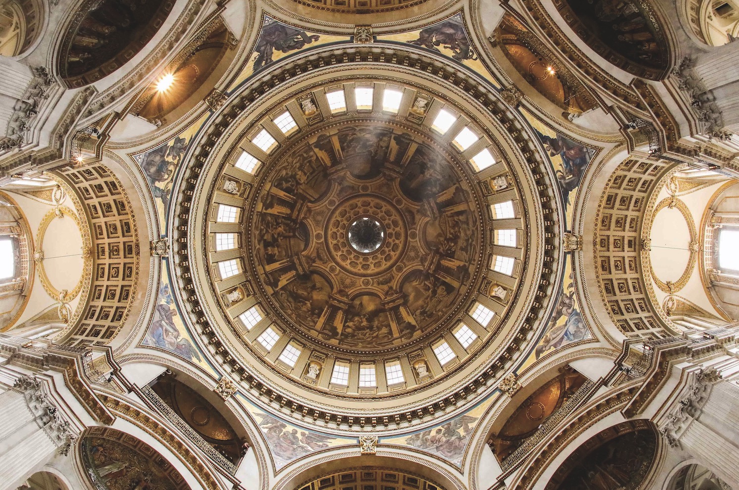 ST PAUL’S CATHEDRAL, LONDON Christopher Wren’s use of clear glass throughout St Paul’s Cathedral (1710)