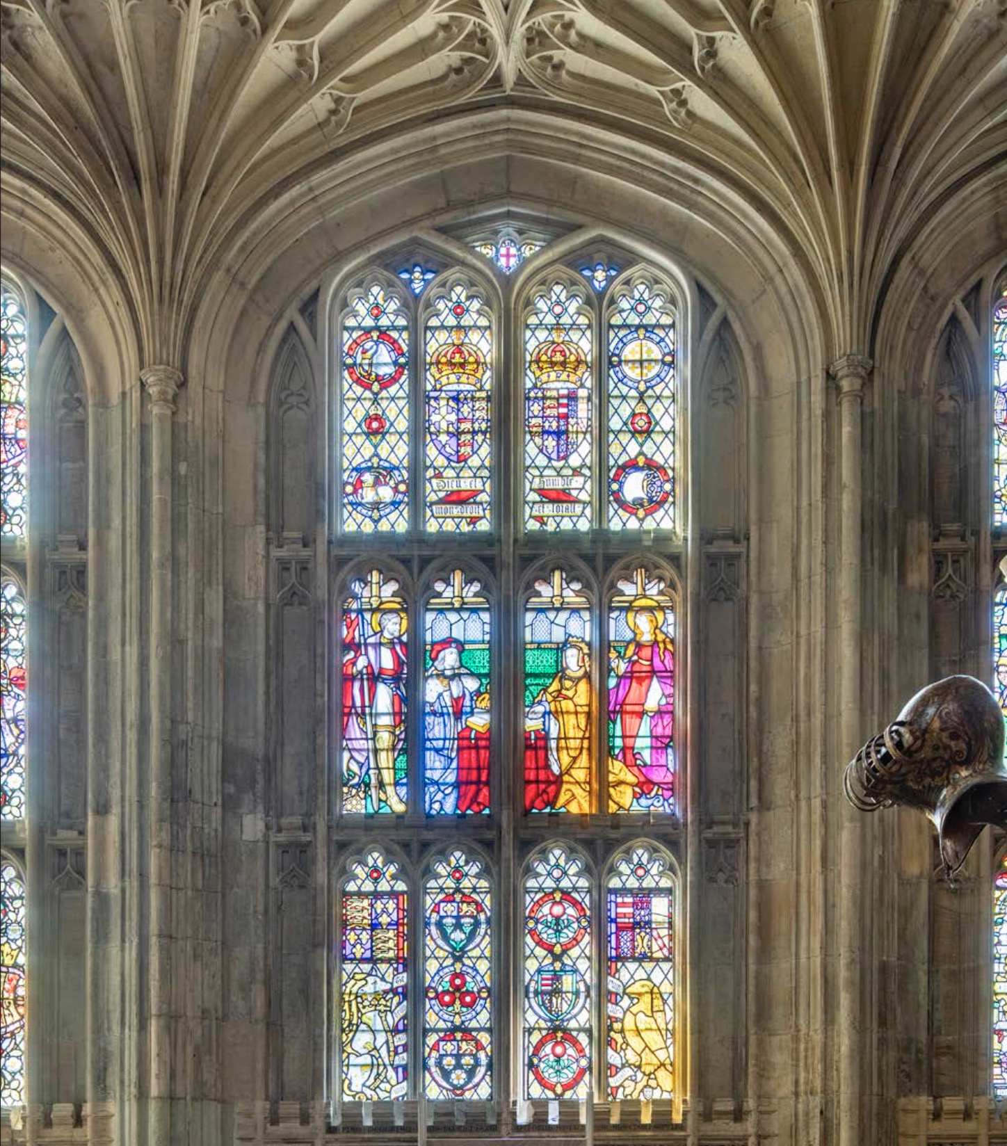 ST GEORGE’S CHAPEL, WINDSOR CASTLE The Stained Glass of Thomas Willement (1840–61)