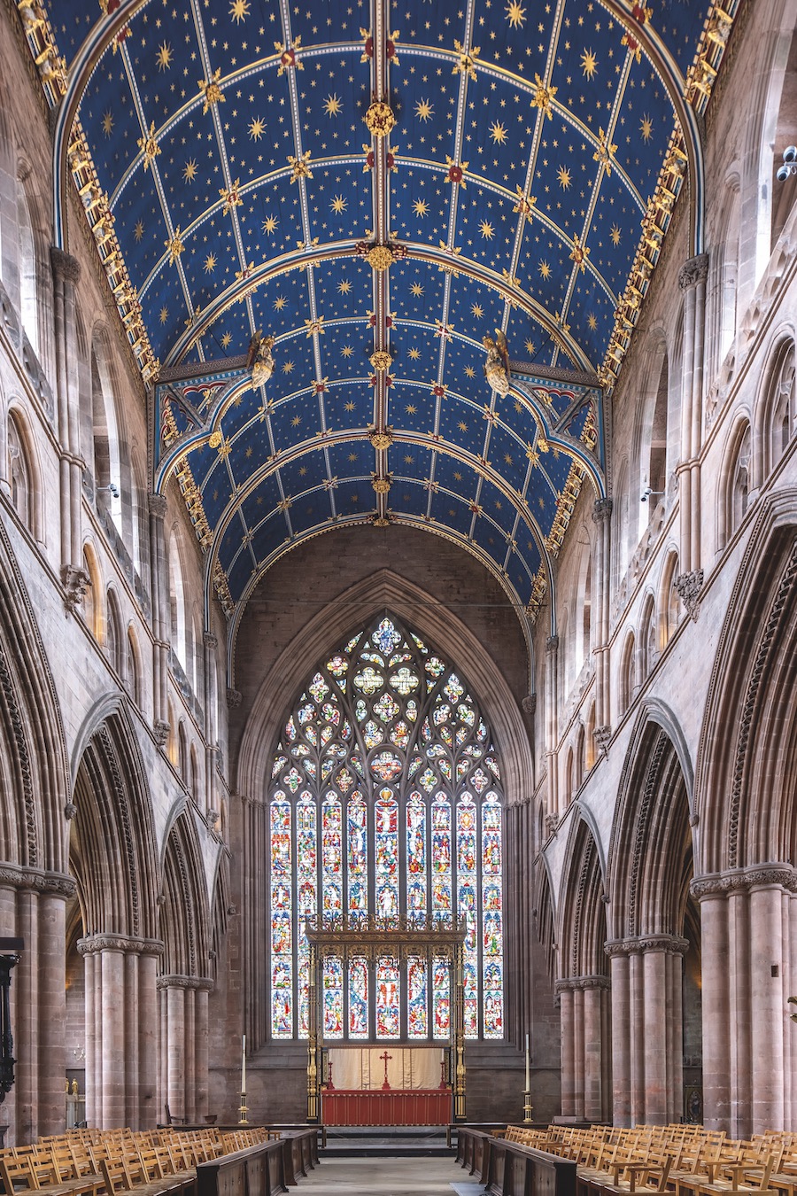 Flowing Decorated tracery with stained glass of the Last Judgement from 1350s, attributed to Ivo de Raughton, lower panes on the life of Jesus by Hardman &amp; Co. of Birmingham (1861), 17.6 × 8 m