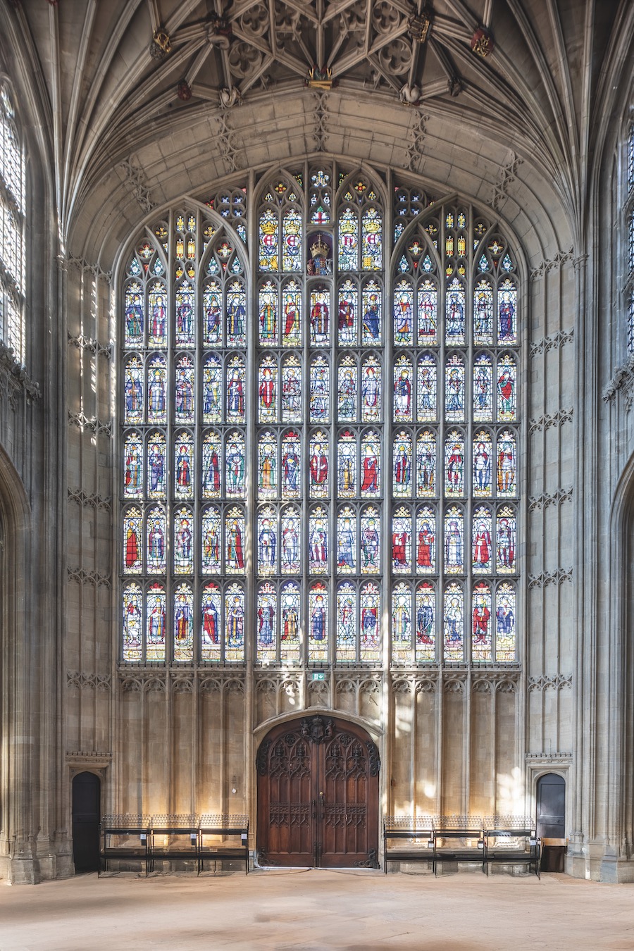 Seventy-five lights containing stained-glass painted figures, of which sixty-five survive from before 1509, including several by Flemish glazier (and King’s glazier from 1505) Barnard Flower (d.1517), 11 × 9 m