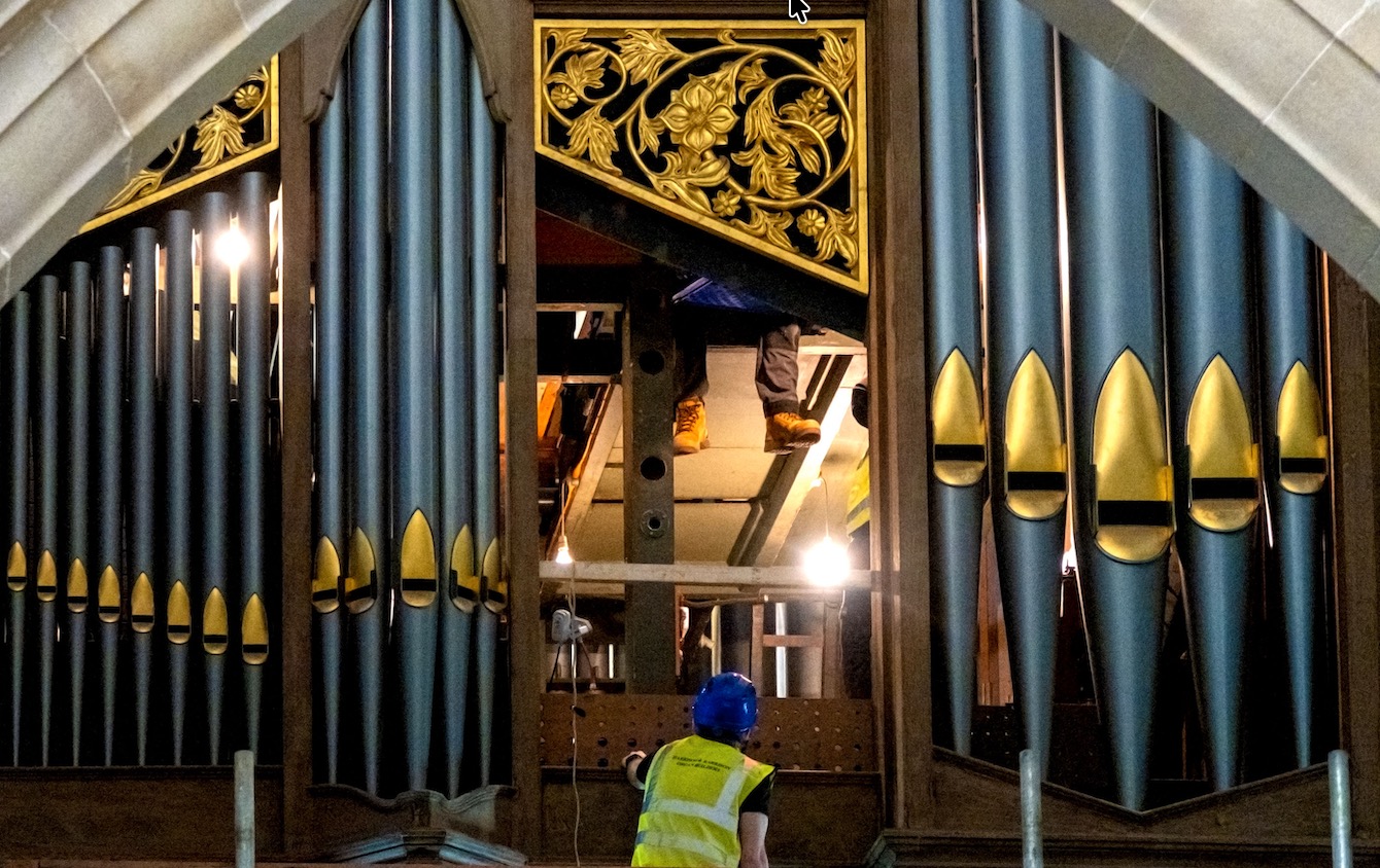 Wells organ sets off on its journey to refurbishment