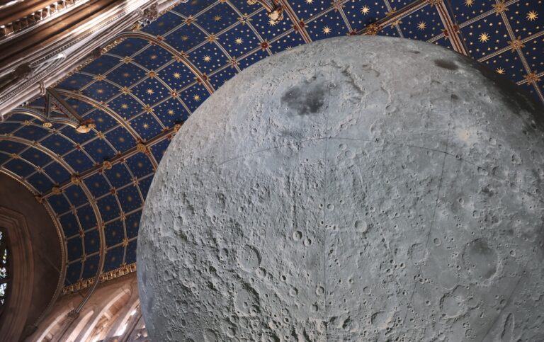 image from The Moon and I – Carlisle Cathedral